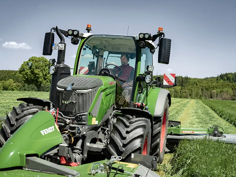 Fendt 300 Gen4 im Grünlandeinsatz