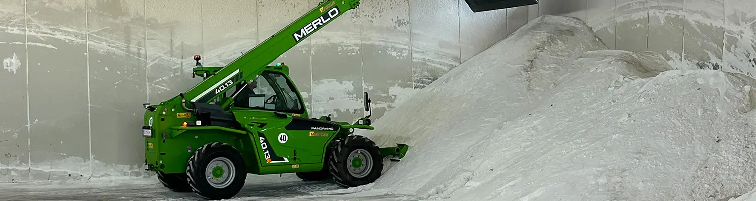 Merlo P 40.13 Plus pri skladovaní soli