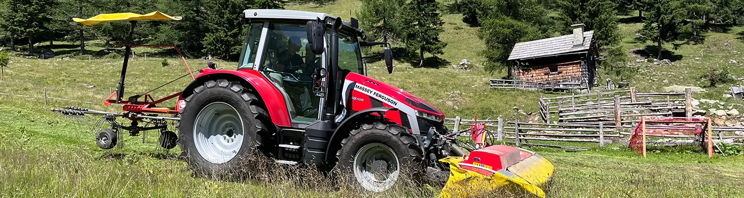 Der MF 5S.105 DYNA 4 Efficient beim Mähen