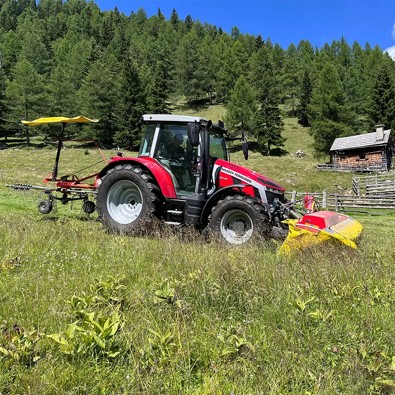 Der MF 5S.105 DYNA 4 Efficient beim Mähen