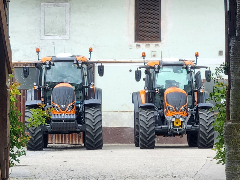 Valtra_T254_N174